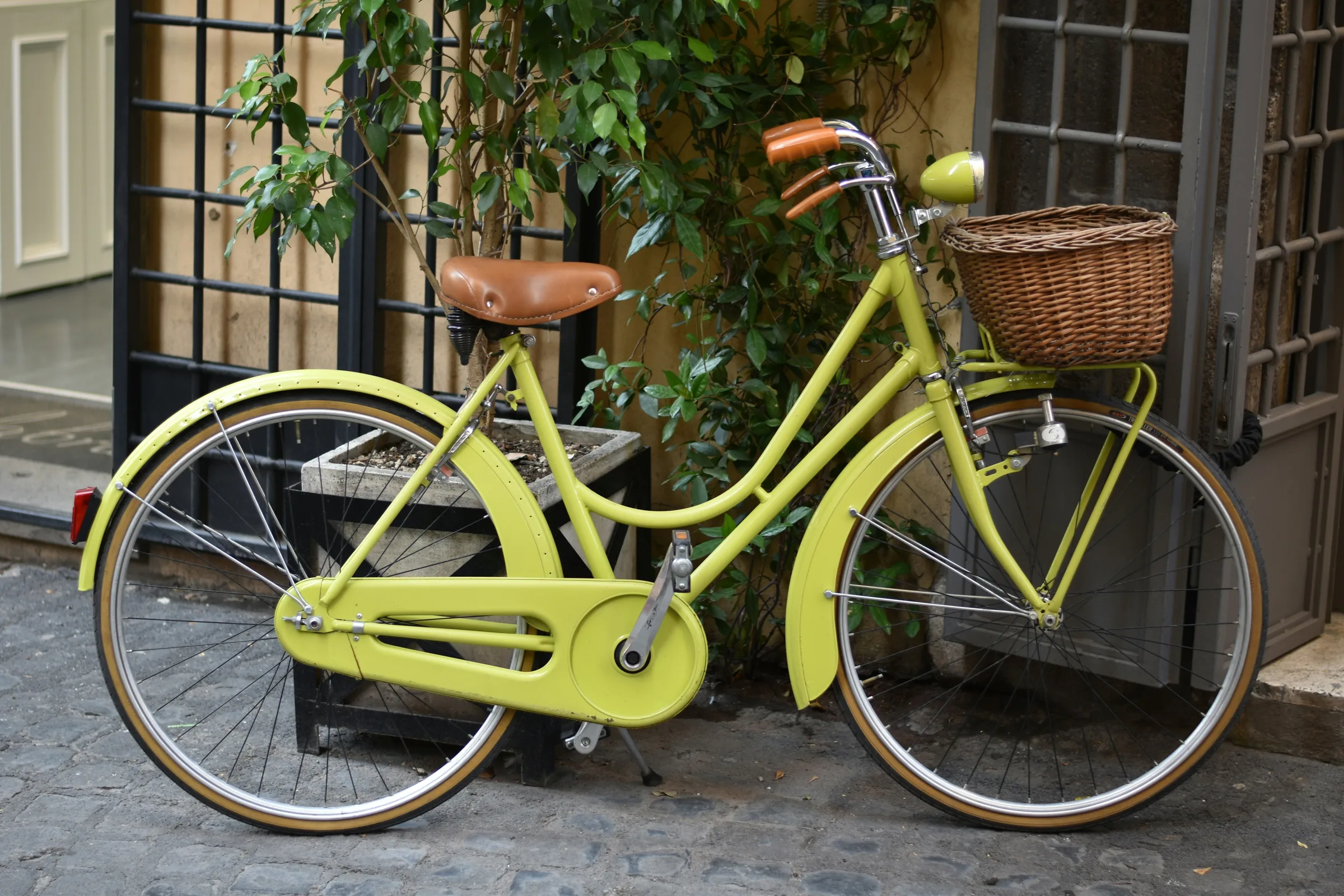City bicycle with a basket, comfort saddle and chain guard
